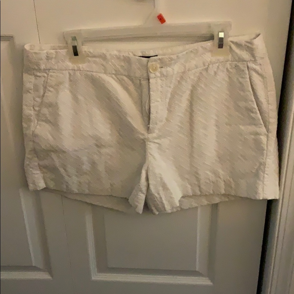 Banana Republic White Pattern Shorts Size 10